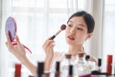 Powder-to-Cream Lip Powder with AEROSIL® R 812 S and SPHERILEX® 10 PC